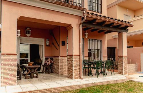 Villa estilo mediterránea con Piscina, Jardín, Bbq y Jacuzzi - VILLA BEL AIR REAL - Photo 3