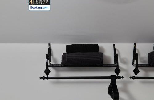 Spacious 4BDR House By Homebird Property Management Short Lets & Serviced Accommodation Leeds With Private Parking & Garden - Foto 19