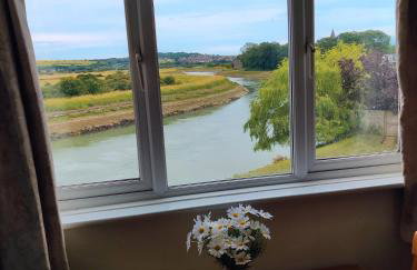 Historic river side cottage - top apartment - Foto 5