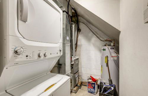 Walk to Mall and Train Station! Philly Suburb Stay - Foto 22