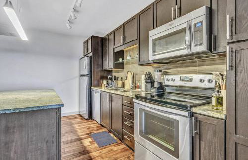 Luxury Apt W/Parking CityView|Pool| Gym|PoolTable - Foto 17