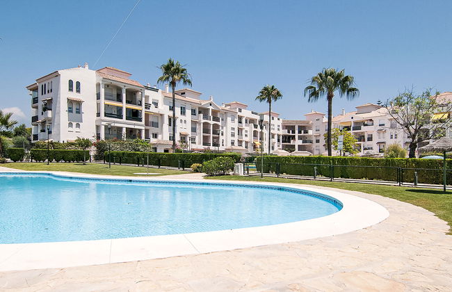 2 bedroom Apartment in Marbella with swimming pool and garden - Photo 20