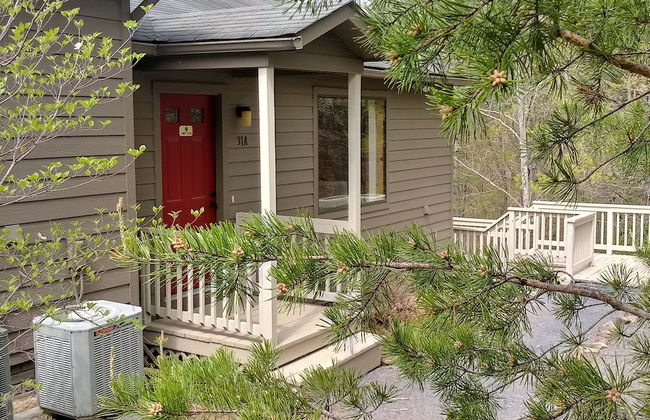 Creekside Village - Foto 1