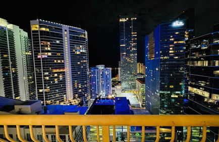 Upscale Apartment in the Heart of Brickell - Foto 106