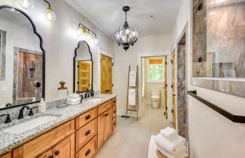 Luxurious Clarkesville Cabin with Decks and Fire Pit - Foto 15