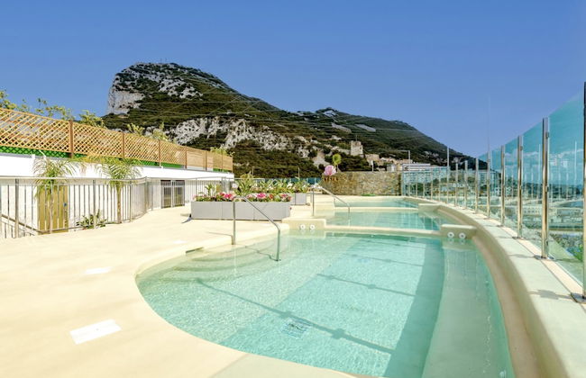 Ocean SPA Suite 11-hosted by Sweetstay - Photo 8