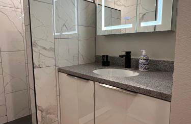 DWELL in Alaska "BIGGER" Unit o - Foto 23