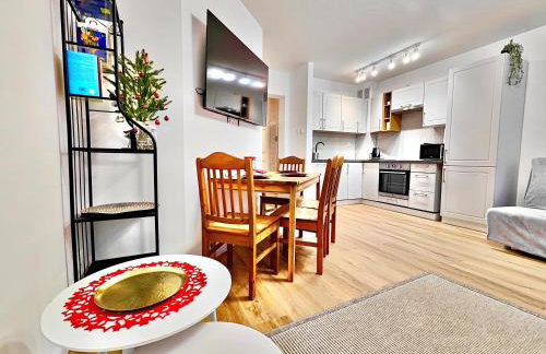 Apartament Bursztynowy Jantar 2 pokojowy z ogrodzonym tarasem przy nadmorskim lesie - Foto 24
