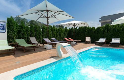 Villa Birikina with Pool - Photo 8