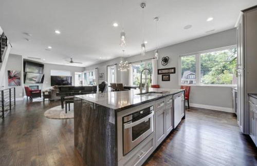 City Views - Walking Distance to Panthers Stadium - Photo 38