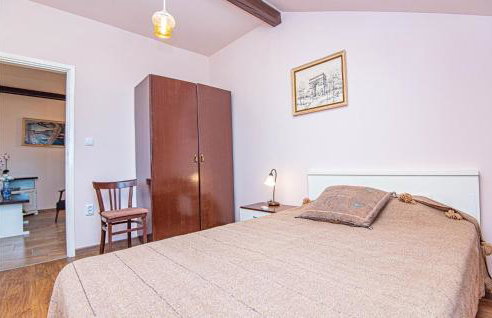 5 Bedroom Lovely Apartment In Raslina - Foto 23