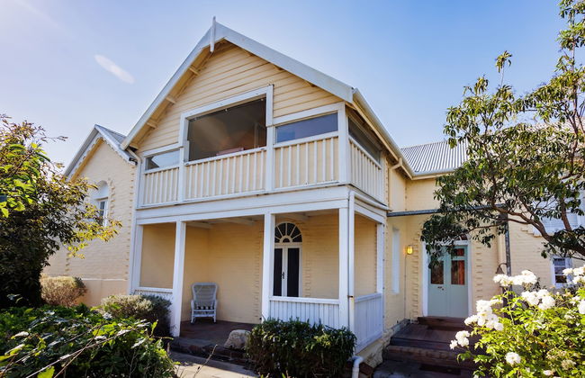 Wollaston House by the BnB Collection - Photo 1