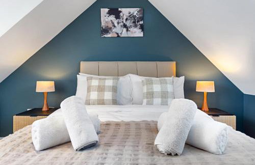 AC & Private Drive Stylish 4BR 5 Beds 8 Guests Wifi And Parking - Photo 28