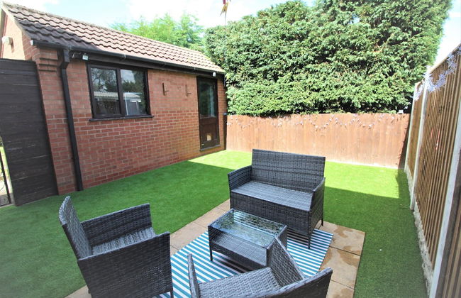 3 Bed House - Garden & Parking - Quiet Cul De Sac - Photo 12