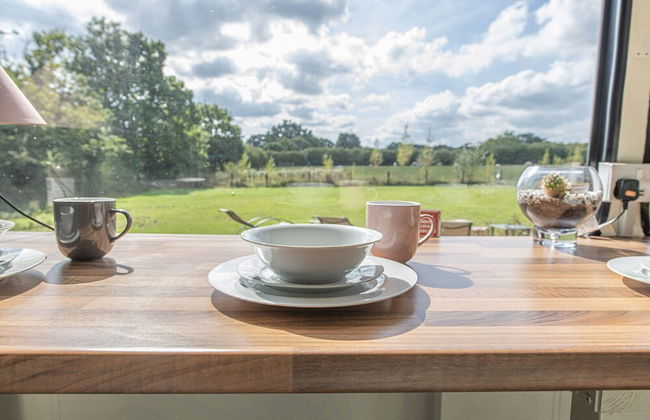 Double Decker Bus on an Alpaca Farm Sleeps 8 - Foto 39
