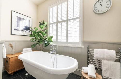 The Gatehouse at Samlesbury Hall - Foto 27