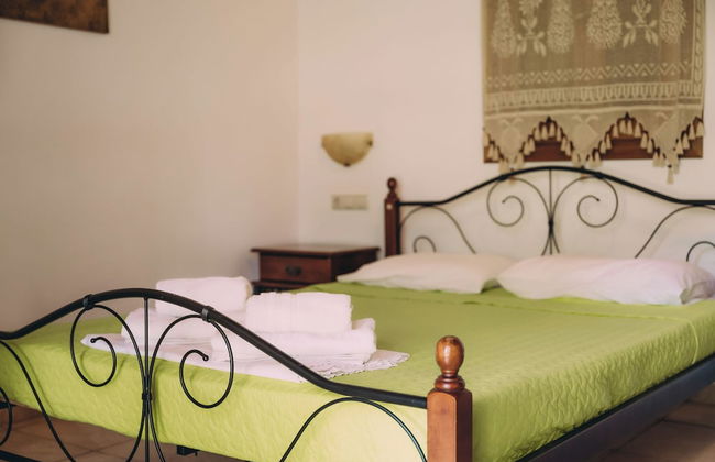 Trikalioti\'s Lush Green Estate Apartments - Photo 5