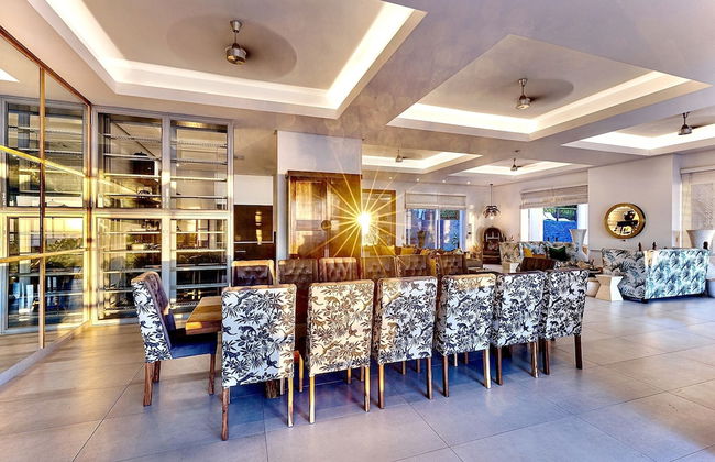 YOLO Spaces – The White House Boutique Villa - Foto 42