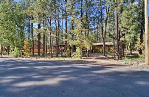 Fireplace, Deck and Grill Pinetop Cabin Rental! - Foto 31