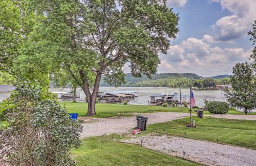 Steps to Lake Cheerful Camdenton Cottage! - Photo 23