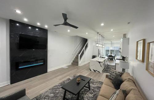 Modern 4 Bedroom 5 Bath Townhome Downtown Indpls 2228 - Foto 1