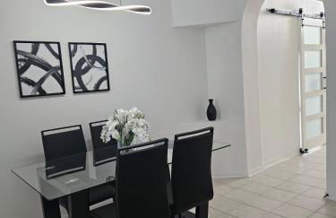 Once upon a good stay - 7 Beds Pool Home by Disney - Foto 28