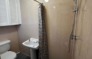 Your Lake side Retreat Sleeps 10-12 Nr Park & Sea - Photo 5