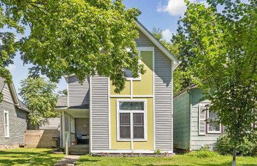 Chic 3BR Home with Fire Pit-Private Yard-Family Friendly - Foto 7