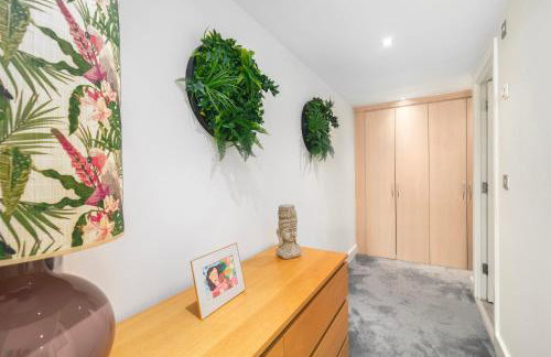 Stunning Thames View 2-Bedroom Apartment 2 Baths & 2 Balconies Sleeps 6 - Foto 24