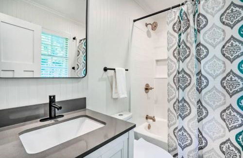 Walk to Dining, Coffee. Ping Pong, Bikes, Fire Pit - Photo 12