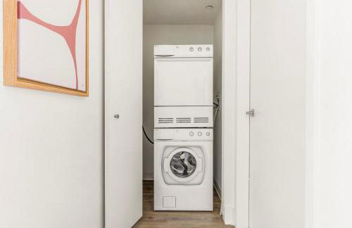 Blueground LIC pool wd nr Gantry Park NYC-1845 - Foto 14