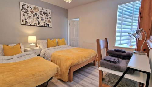 Stunning, clean, free parking home, ideal long stays - Foto 3