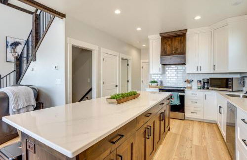 Mtn and Lake Views Family Retreat in Garden City! - Foto 12