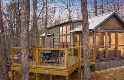 River Cabin - Fire Pit, Kayaks, Games, Dog Park - Foto 4