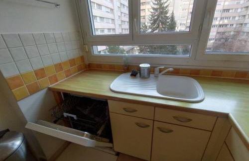 5 mn, 450m walk Metro La Defense, 3 bedrooms, Parking - Foto 17