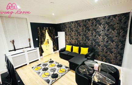 Luxury Entire Holiday Apartment - Self Checkin & Checkout - Photo 1