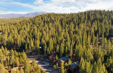 Golden Summit by AvantStay Stunning Secluded Cabin w Access to Tahoe Donner - Foto 48