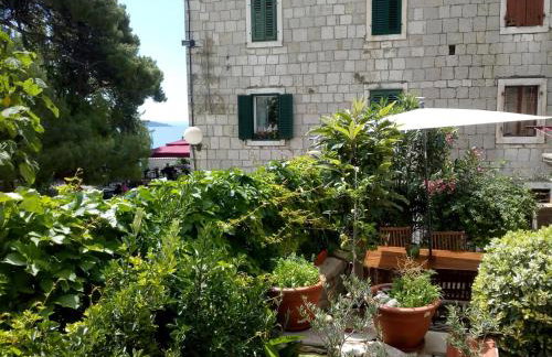 Old school apartment - Photo 29