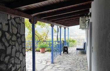 Tommy's Guest House - Photo 8