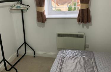 Comfy New Self Contained 1 Bed Flat - Modern! - Photo 4
