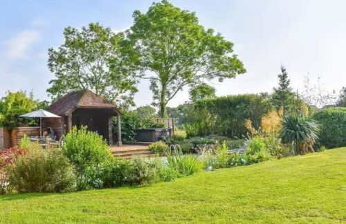 Luxury Farm House with Heated Pool & Jacuzzi - Foto 32