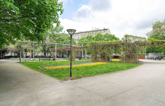 Charming Poznan Center Studio by Renters - Foto 15