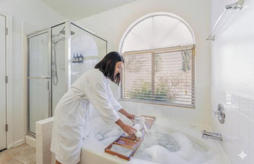 Luxury Vegas Escape,Pool, Playroom & Mtn Views - Foto 19