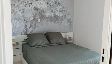 Charmant 2 pieces avec parking privé et piscine - Foto 3