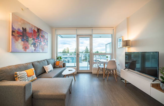 Charming Oasis Close to Airport & Downtown - Photo 1