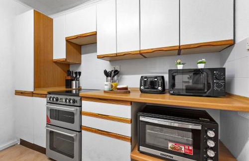 Spacious 3 beds home Close to Southampton GENERAL HOSPITAL - sleep 9 - Free Parking - Pool table - 2 Large TVs - Foto 18