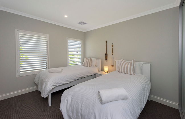 A Waterside Paradise - Foto 7