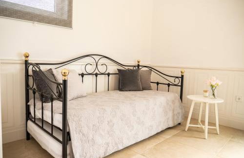 Elegant Hvar town villa with pool - Photo 44