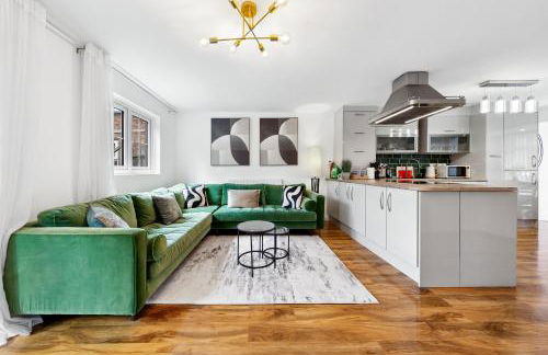 4 Bedroom House by Homestyles Hosts - Short Lets and Serviced Accommodation Islington - Private En-Suite - Foto 9