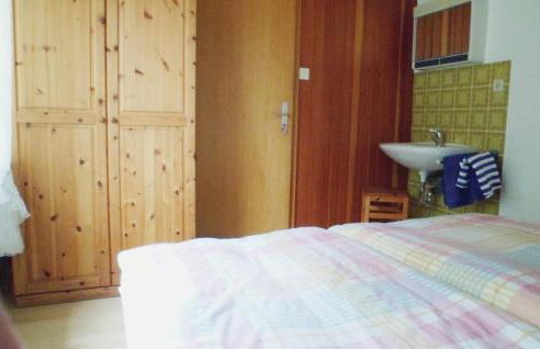 Gorgeous Apartment In Mühlhausen - Photo 9